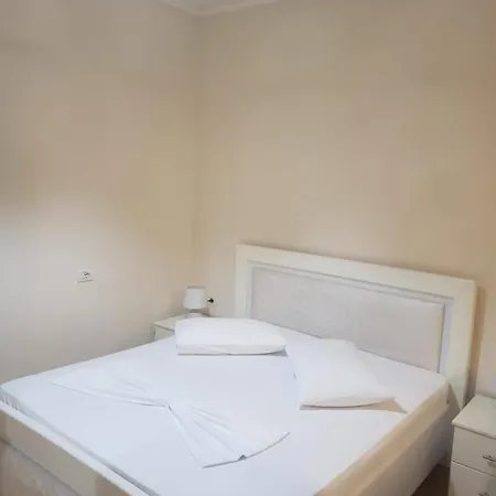 Отель Kaloshi Mezez