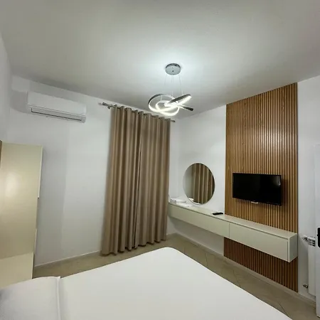 Отель Kaloshi 4*