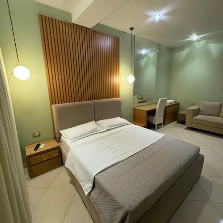 فندق Kaloshi 4*