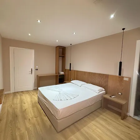 Kaloshi Отель 4*