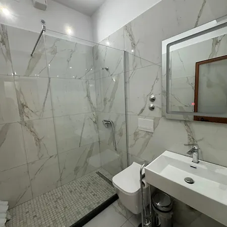 Hotel Kaloshi Mezez