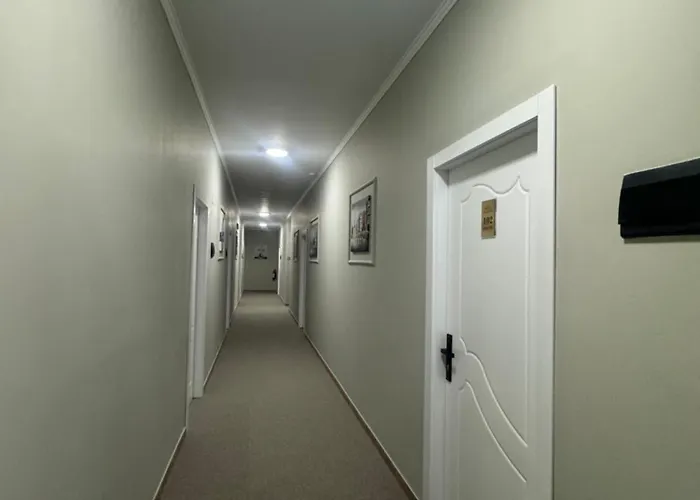 Kaloshi Hotel 4*
