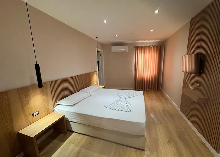 Kaloshi Hotel 4*