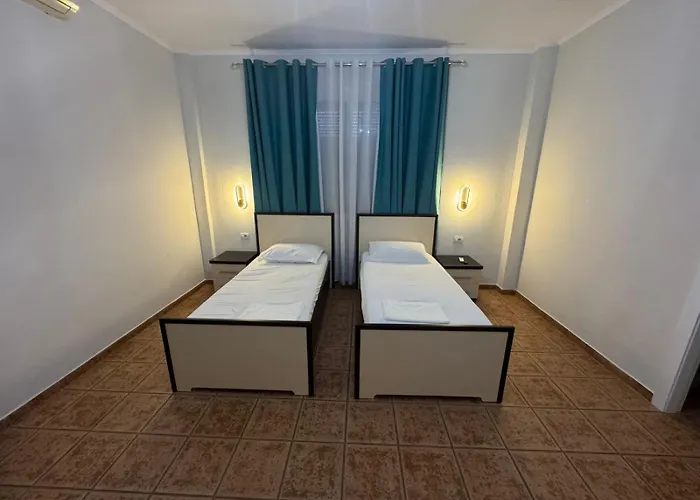 Hotel Kaloshi 4*